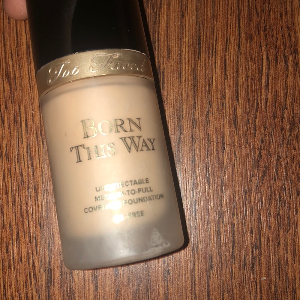 Too Faced Born this way foundation